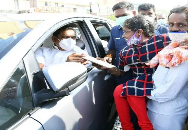 thoothukudi district women has request letter give to cm palanisamy 